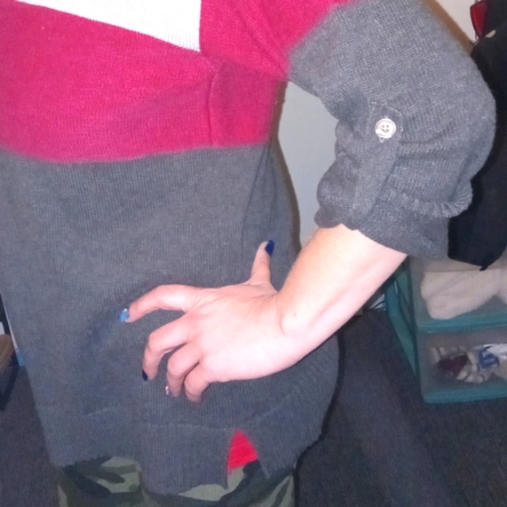 Cute half length sleeve with adorable button detail